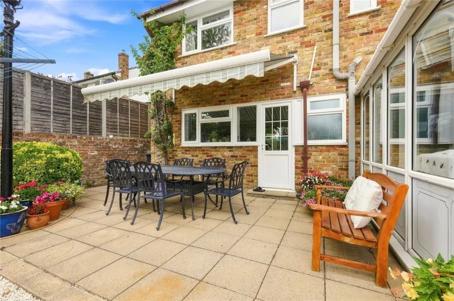 with 4 bedrooms in Stansted, CM24, photo 18