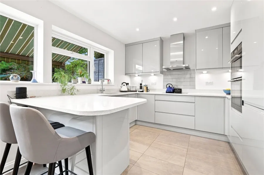 with 4 bedrooms in Stansted, CM24, photo 23
