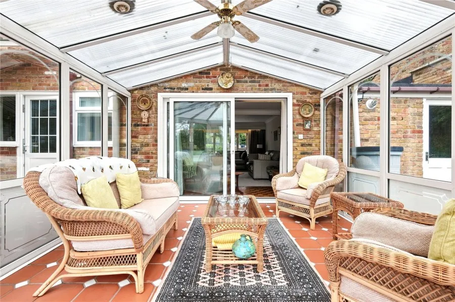with 4 bedrooms in Stansted, CM24, photo 9