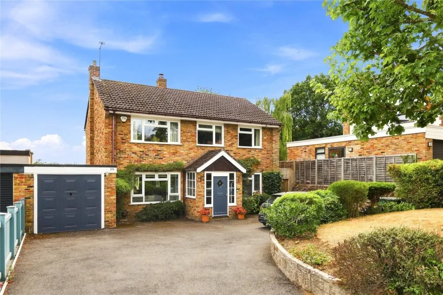 with 4 bedrooms in Stansted, CM24, photo 21