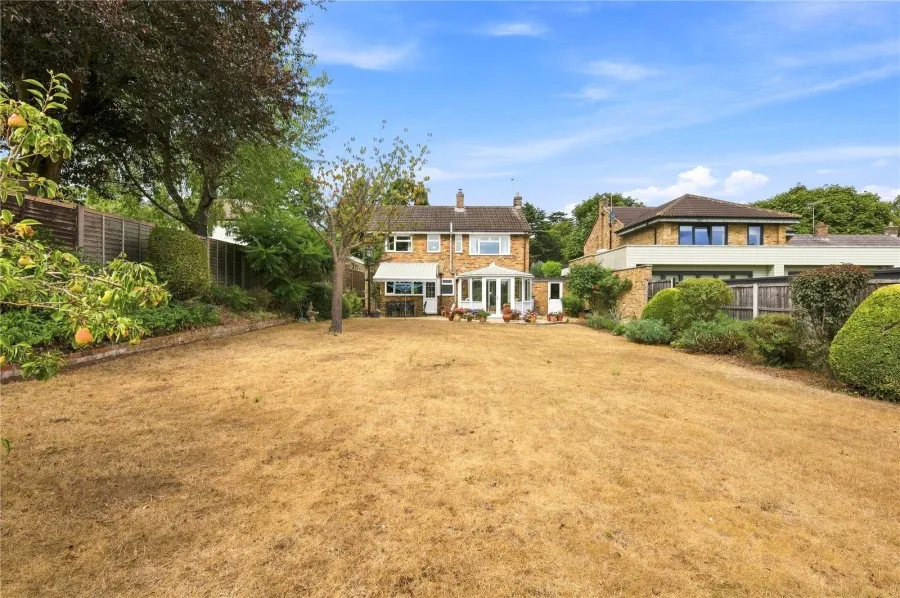 with 4 bedrooms in Stansted, CM24, photo 31