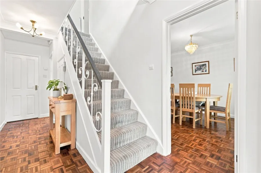 with 4 bedrooms in Stansted, CM24, photo 5