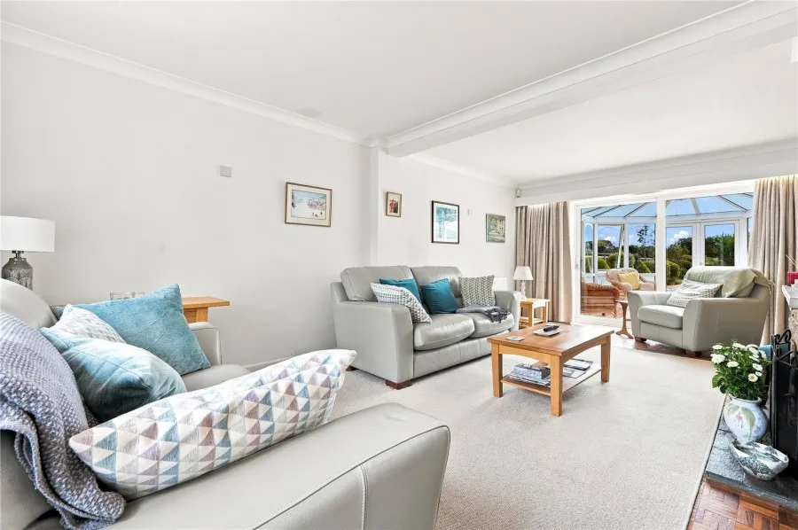 with 4 bedrooms in Stansted, CM24, photo 8