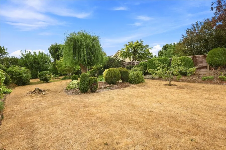 with 4 bedrooms in Stansted, CM24, photo 30