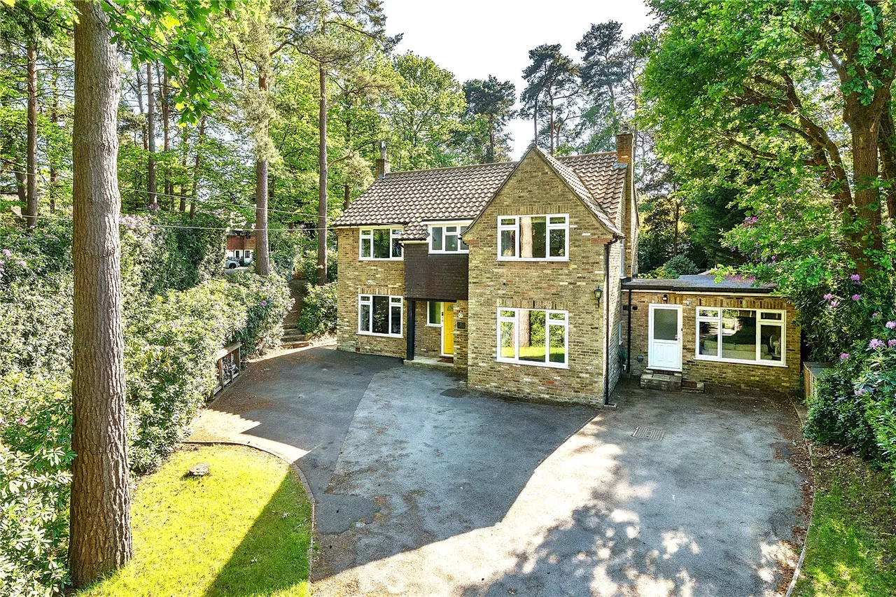 Grove Road, Camberley, Surrey, GU15 2DN, photo 2