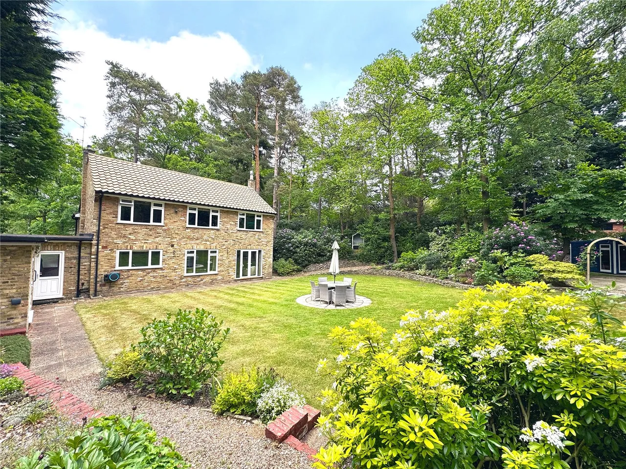 5 bed house for sale — Grove Road, Camberley, Surrey, GU15 2DN