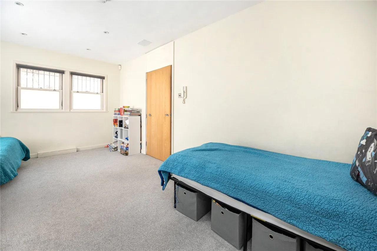 Stable Mews, Twickenham, TW1, photo 8