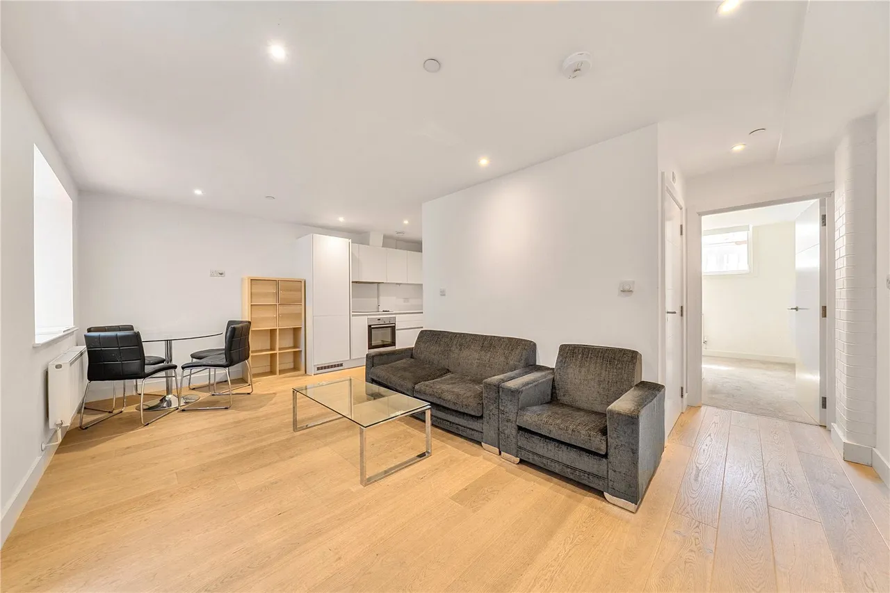 Clyde Square, London, E14, photo 12