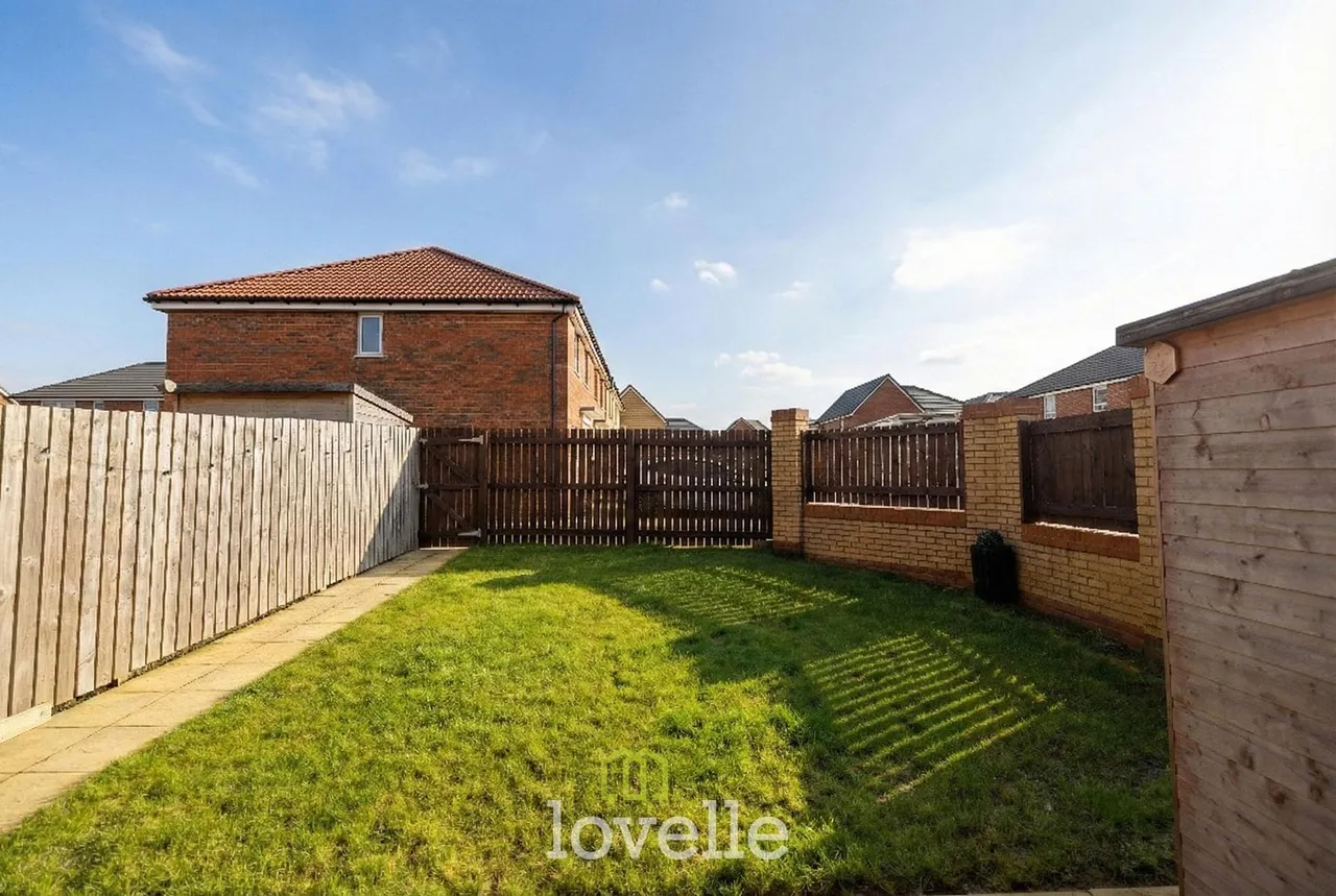 Binbrook Drive, New Waltham, DN36, photo 24
