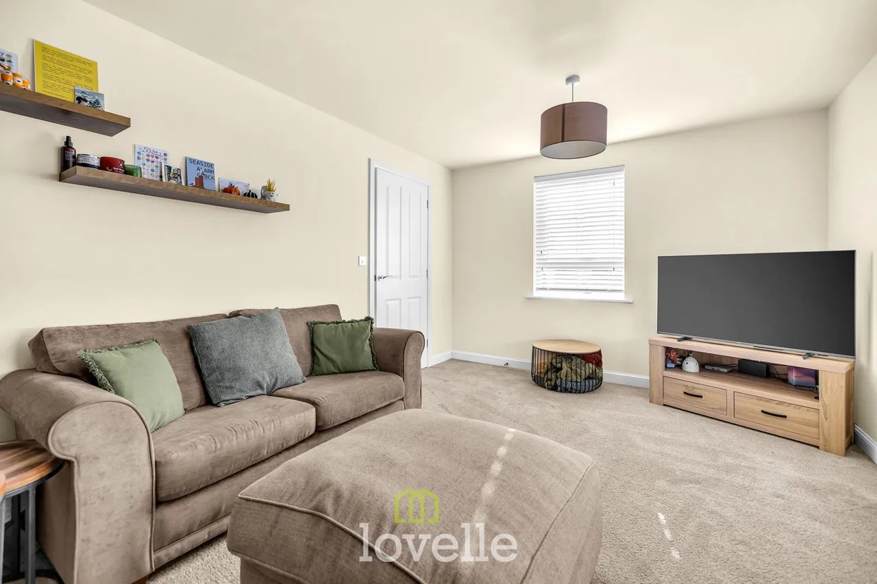 Binbrook Drive, New Waltham, DN36, photo 2