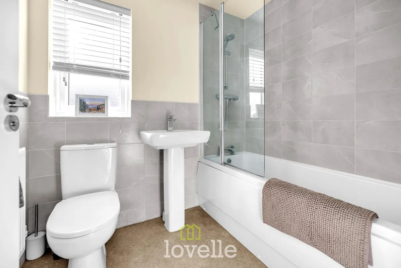 Binbrook Drive, New Waltham, DN36, photo 23