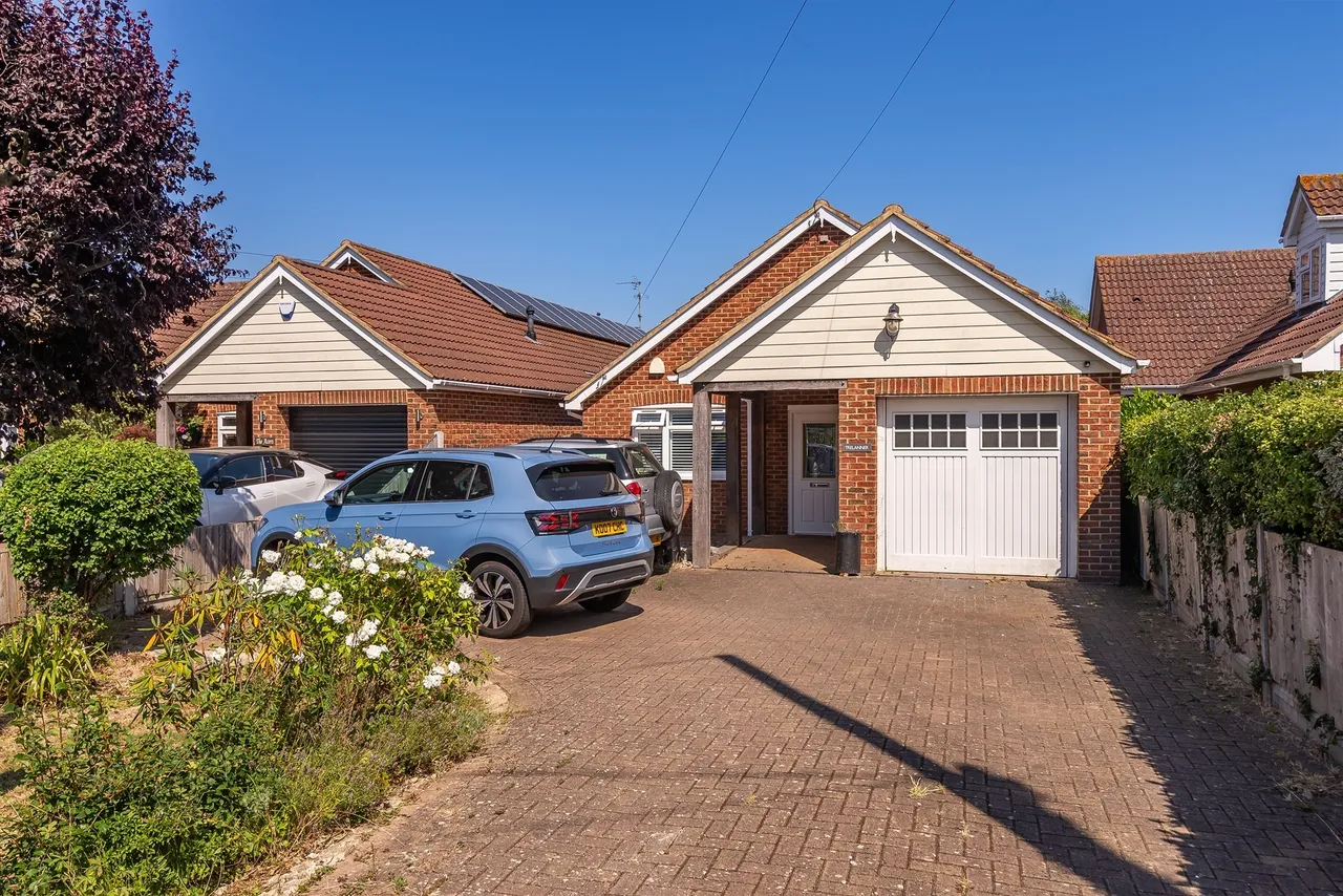 3 bed house for sale — Summerhill, Althorne, Chelmsford