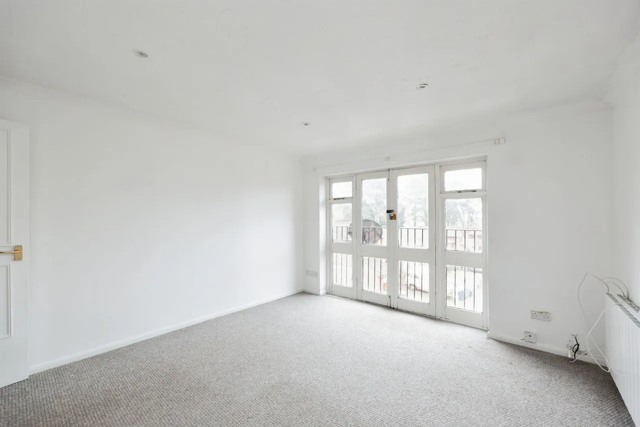 Chenies Way, Watford, WD18, photo 3