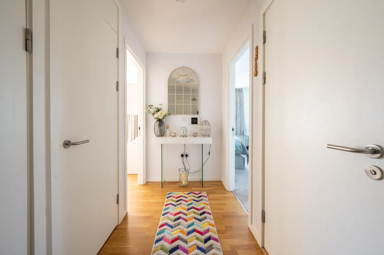 Flat 45, Samphire Heights, 24 Napa Close, London, photo 8