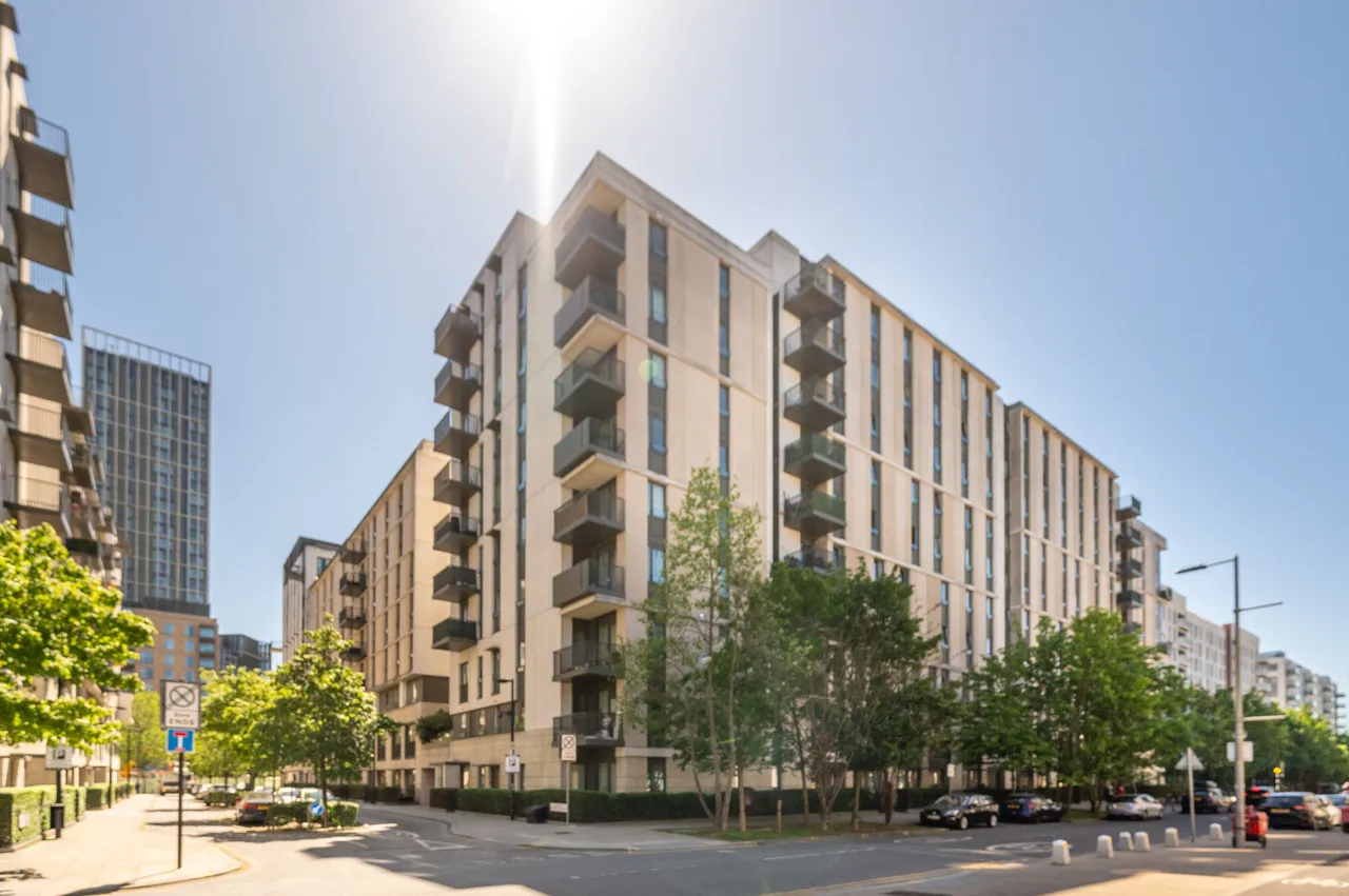 1 bed flat for sale — Flat 45, Samphire Heights, 24 Napa Close, London