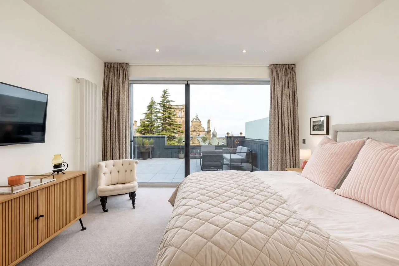 Sassoon Grove, Craighouse, EH10, photo 10