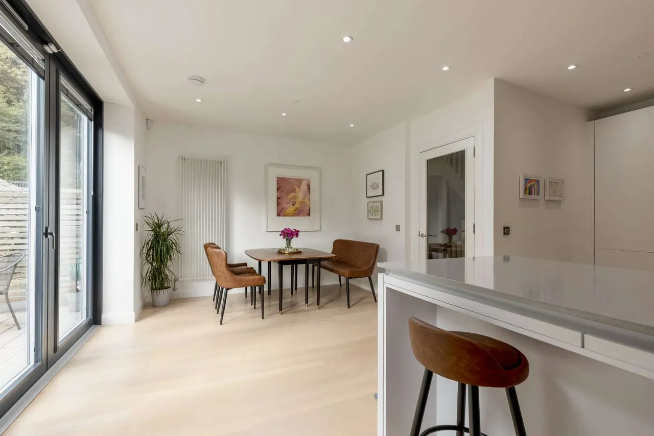Sassoon Grove, Craighouse, EH10, photo 8