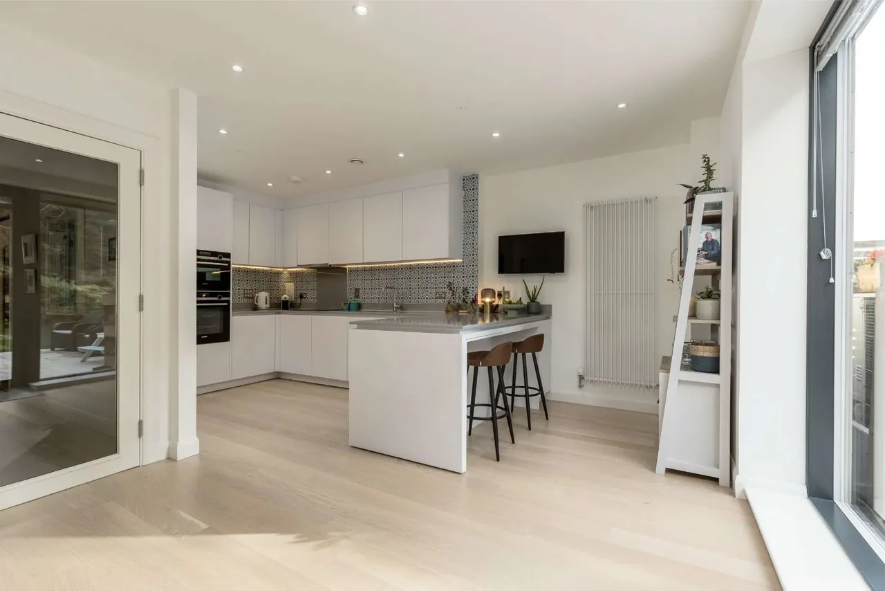 Sassoon Grove, Craighouse, EH10, photo 4