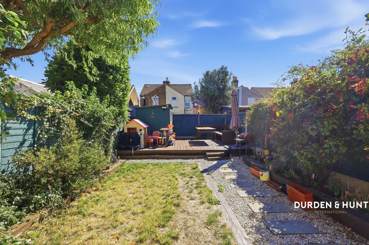 Douglas Road, Hornchurch, RM11, photo 13
