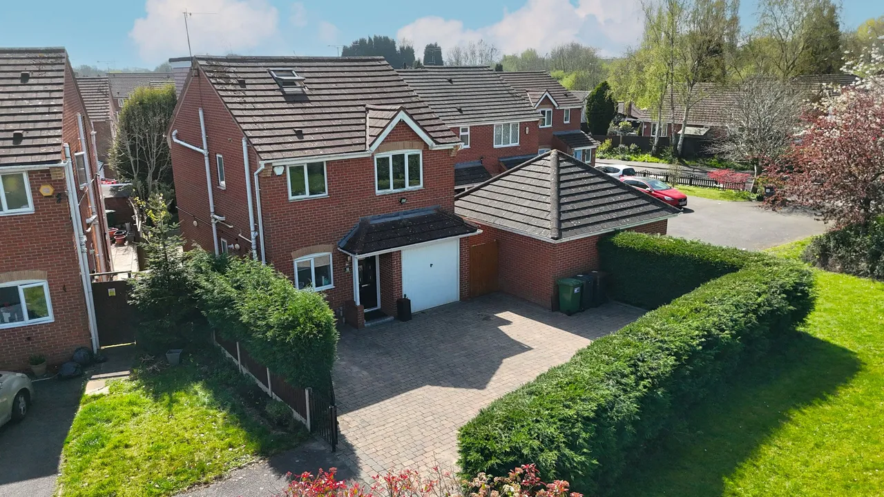 4 bed house for sale — Pebblebrook Way, Bedworth, CV12