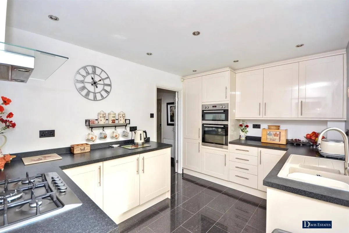 Roseacre Close, Emerson Park, RM11, photo 3