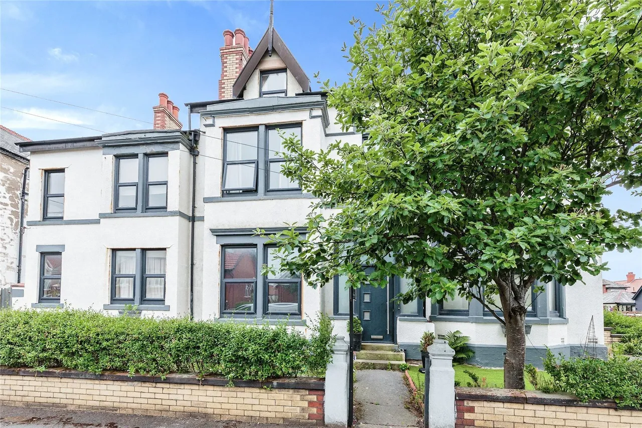 3 bed flat for sale, Glen Eldon Road, Lytham St. Annes, FY8