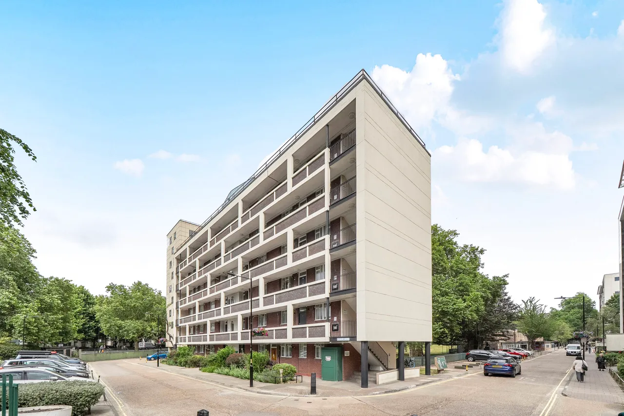 1 bed flat for sale — 5 Newbury House, Hallfield Estate, London