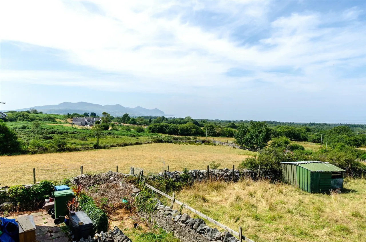 Groeslon, Caernarfon, LL54, photo 10