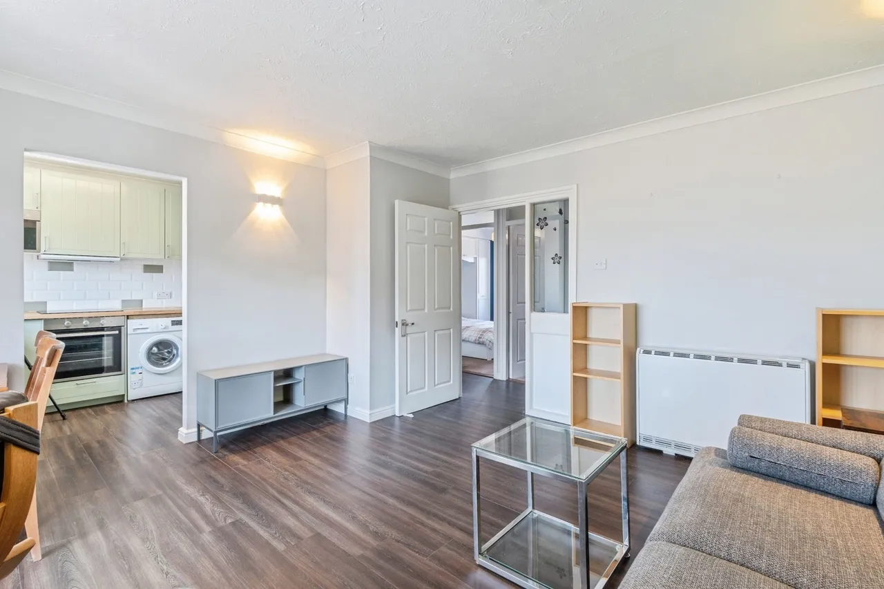 Brick Court, Jetty Walk, Grays, Essex, RM17, photo 2