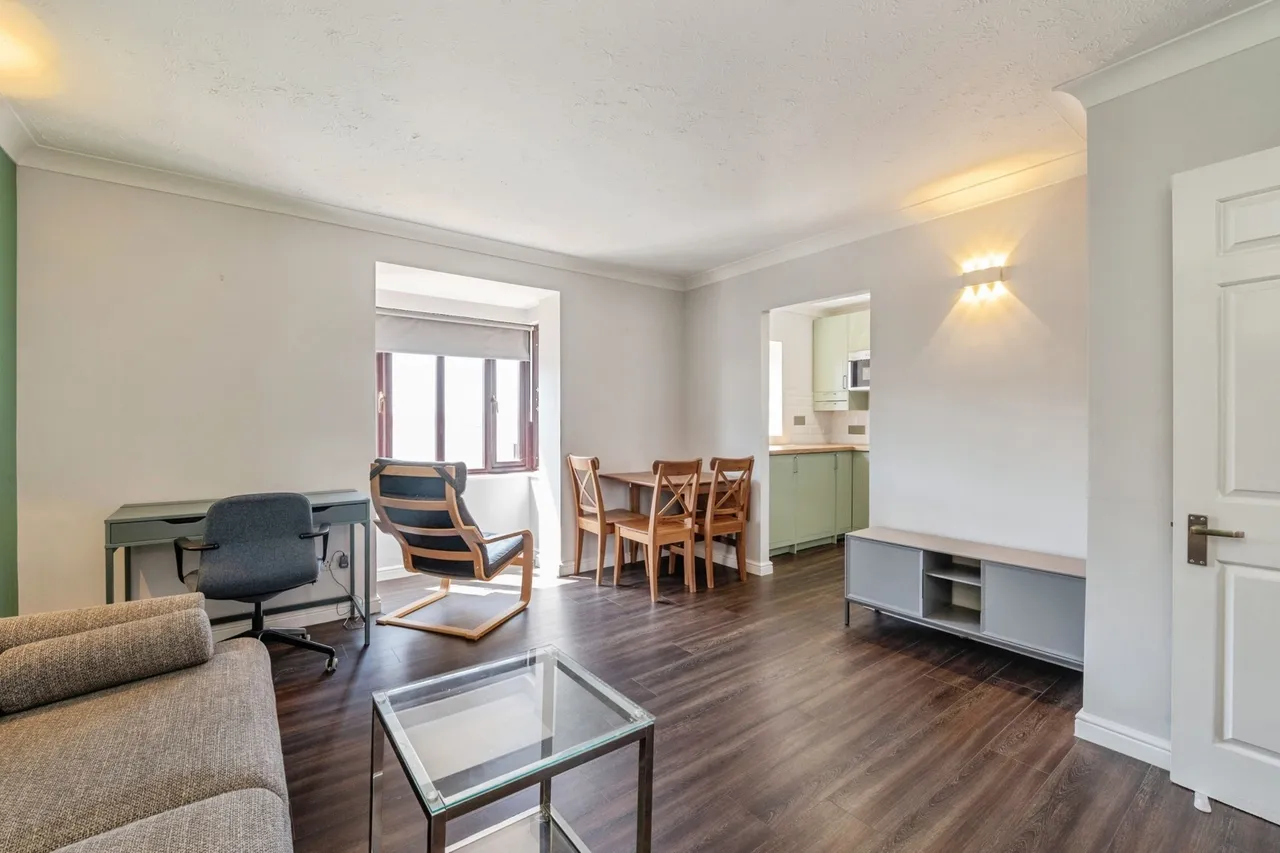 Brick Court, Jetty Walk, Grays, Essex, RM17, photo 12