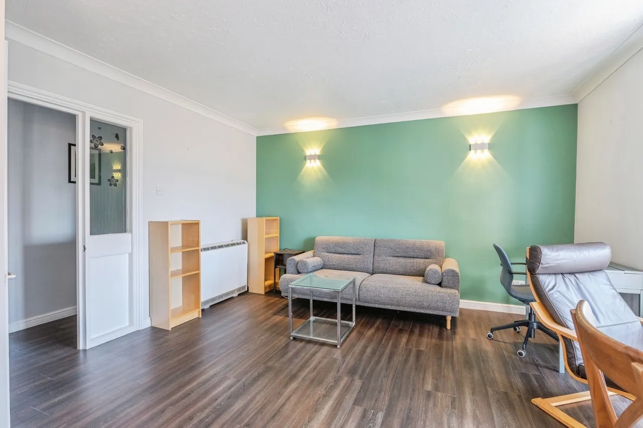 Brick Court, Jetty Walk, Grays, Essex, RM17, photo 7