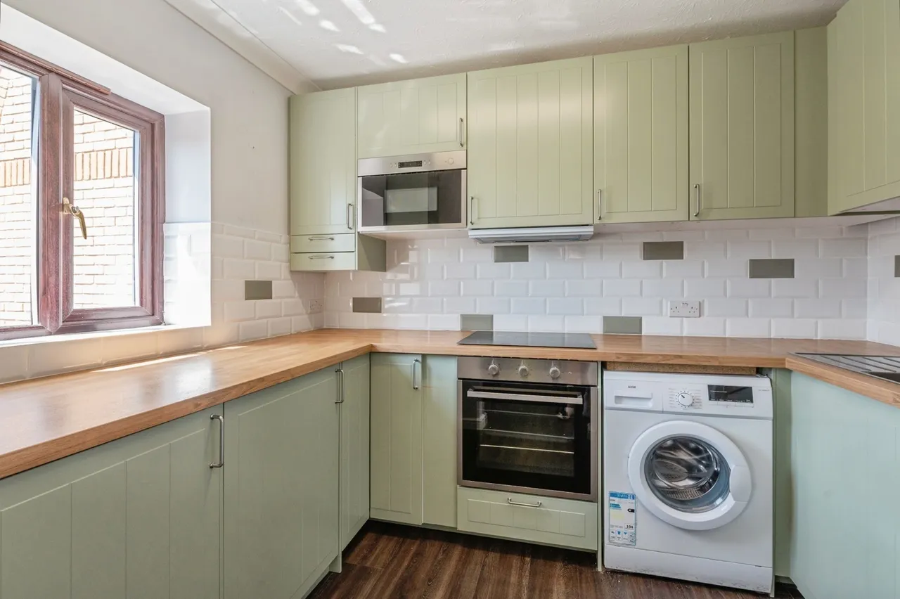 Brick Court, Jetty Walk, Grays, Essex, RM17, photo 11