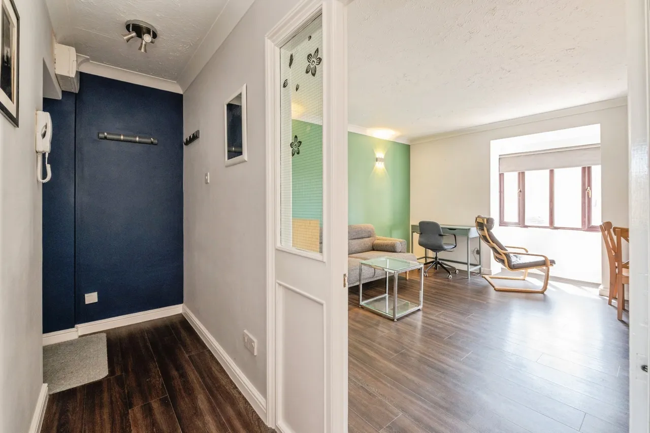 Brick Court, Jetty Walk, Grays, Essex, RM17, photo 6