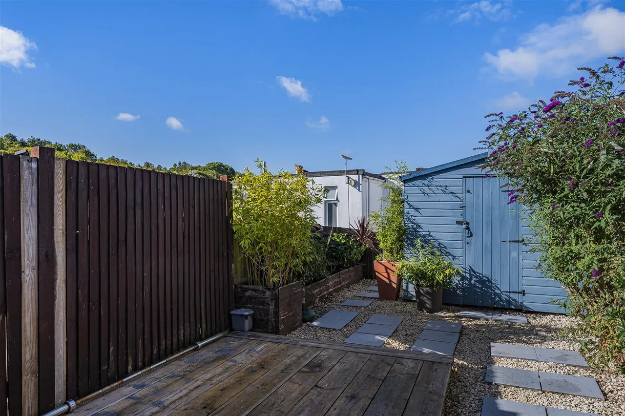 Lewis Close, Newhaven, photo 7