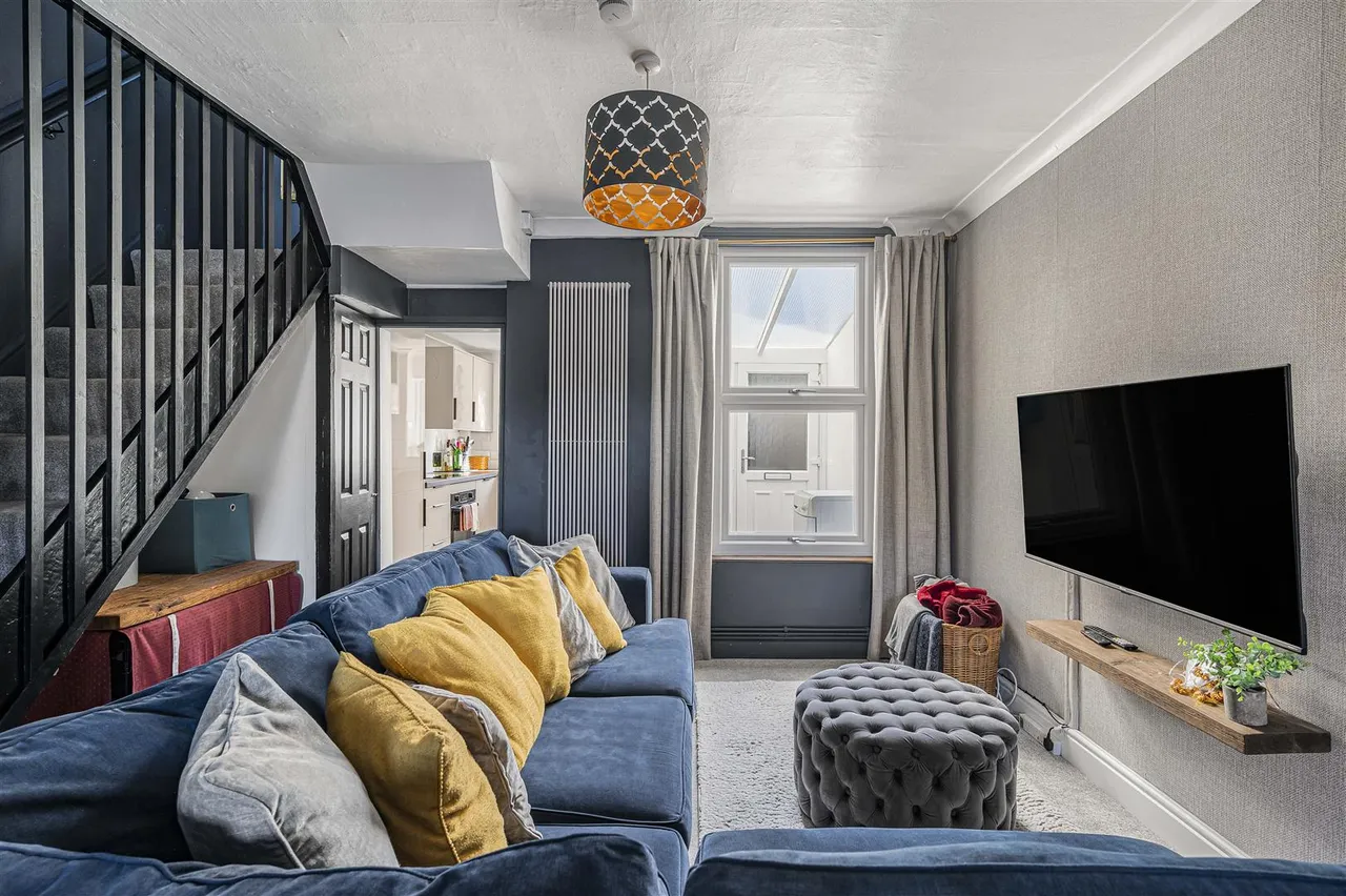 Lewis Close, Newhaven, photo 14