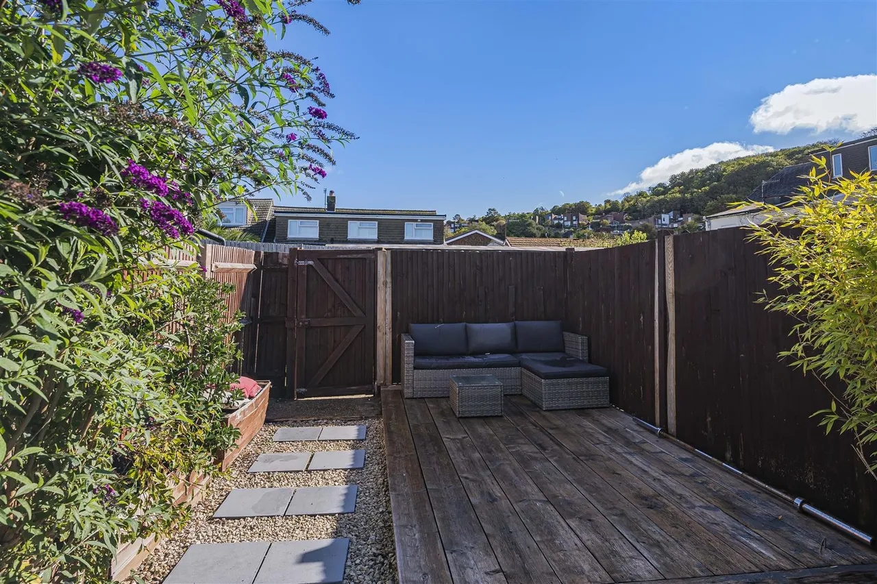 Lewis Close, Newhaven, photo 29