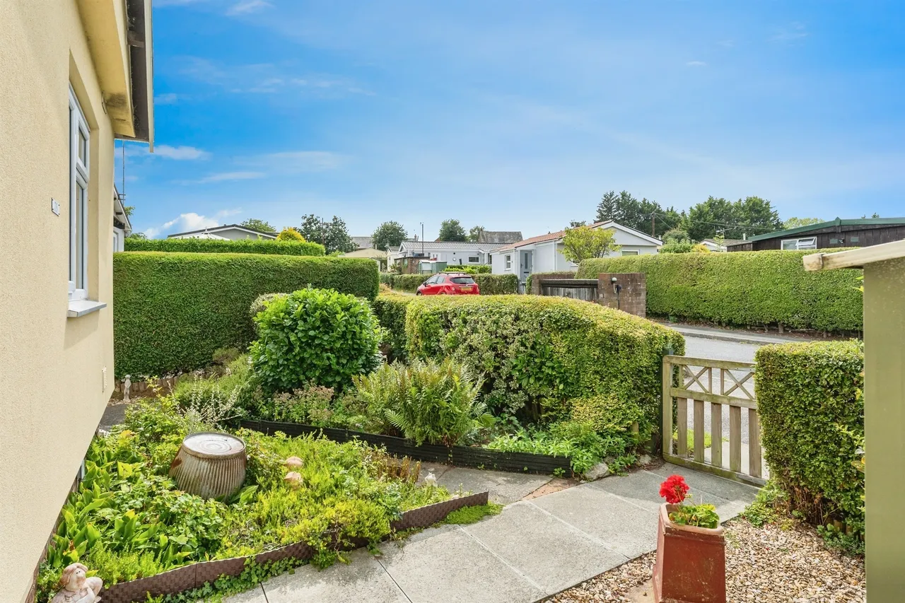 Orchard Park, Elton, CH2, photo 2