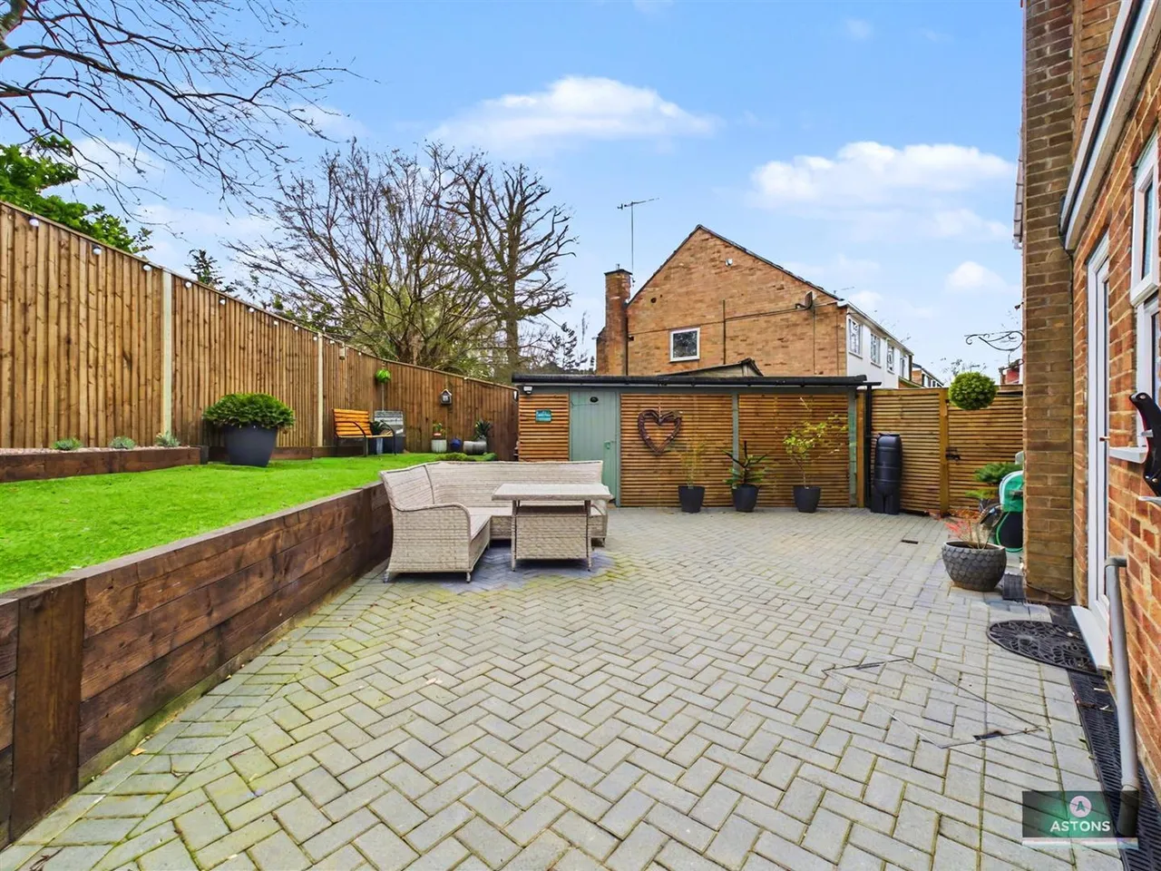 Hardy Close, Pound Hill, photo 18