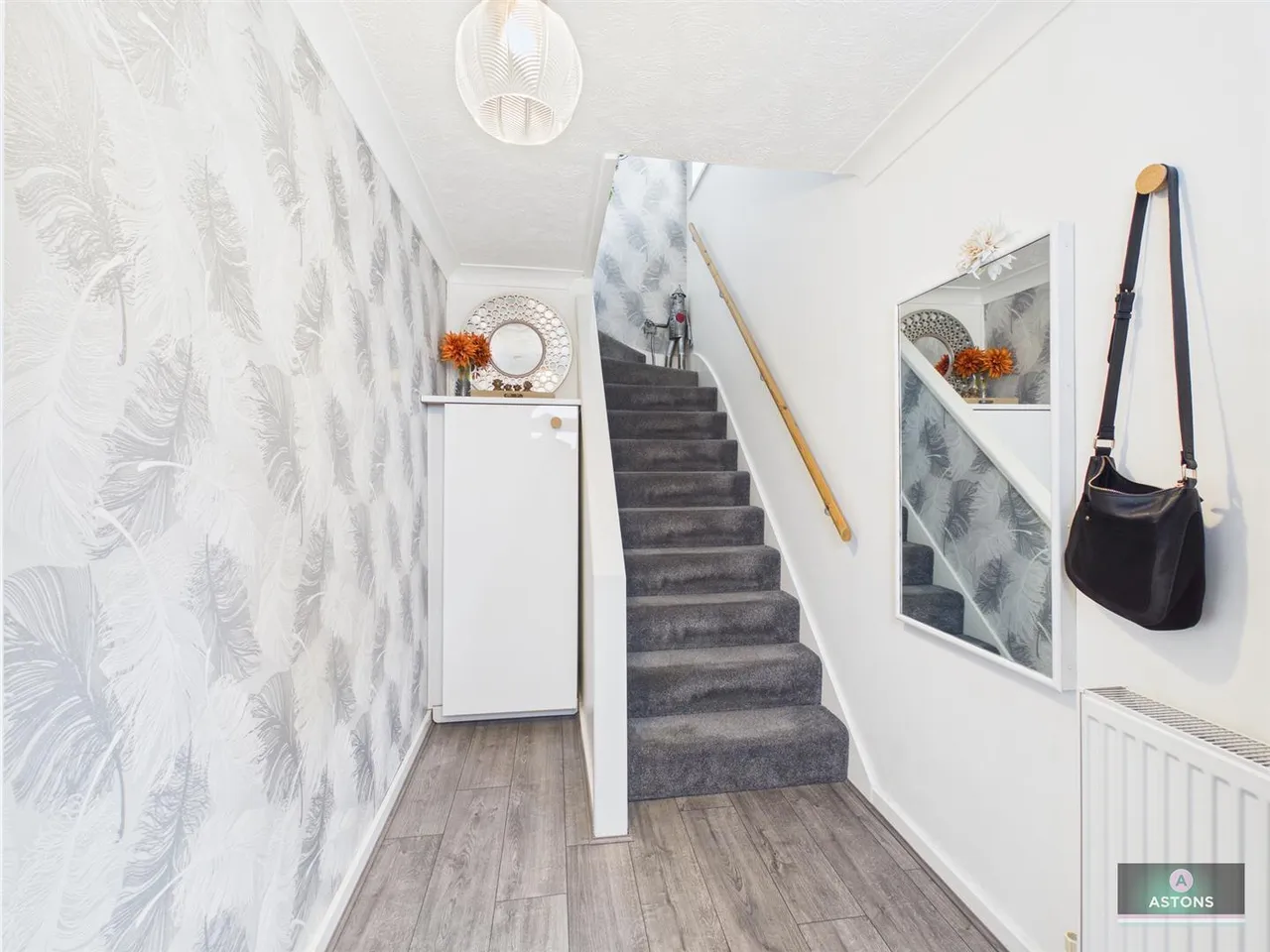 Hardy Close, Pound Hill, photo 9