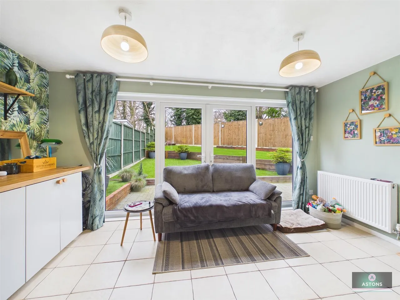 Hardy Close, Pound Hill, photo 12