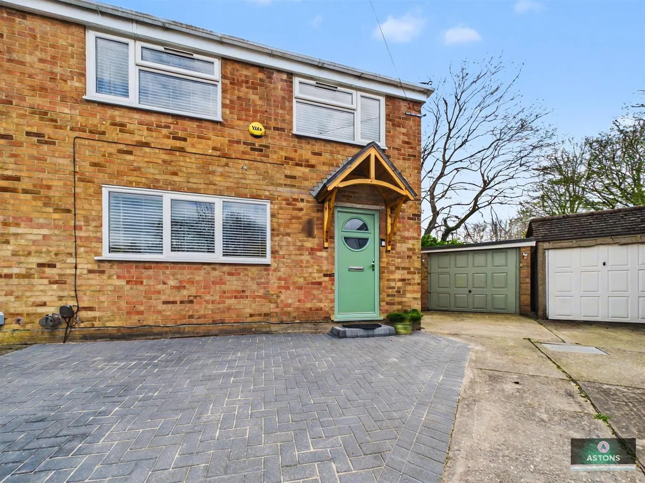 3 bed house for sale, Hardy Close, Pound Hill
