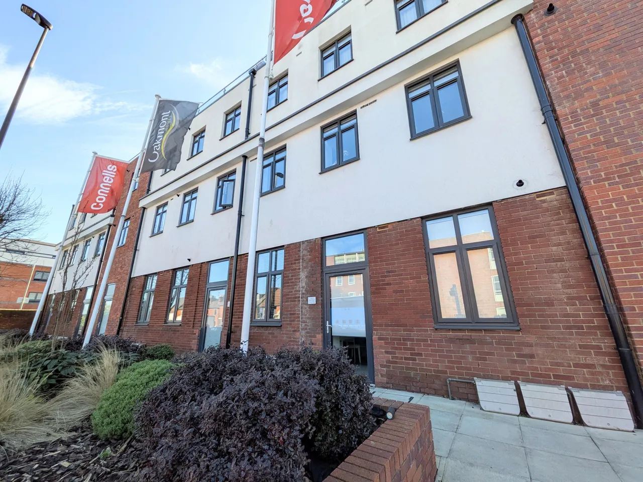 1 bed flat to rent — Sloane House, New Street, HP20