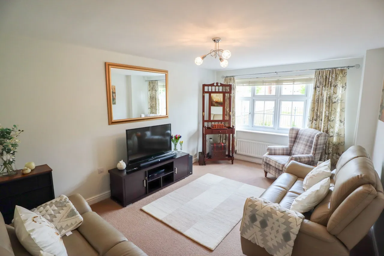 York Road, Calne, photo 5