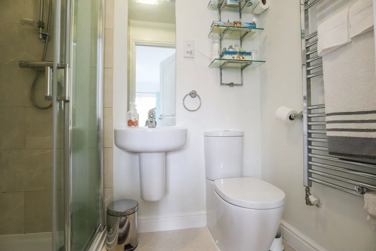 York Road, Calne, photo 12