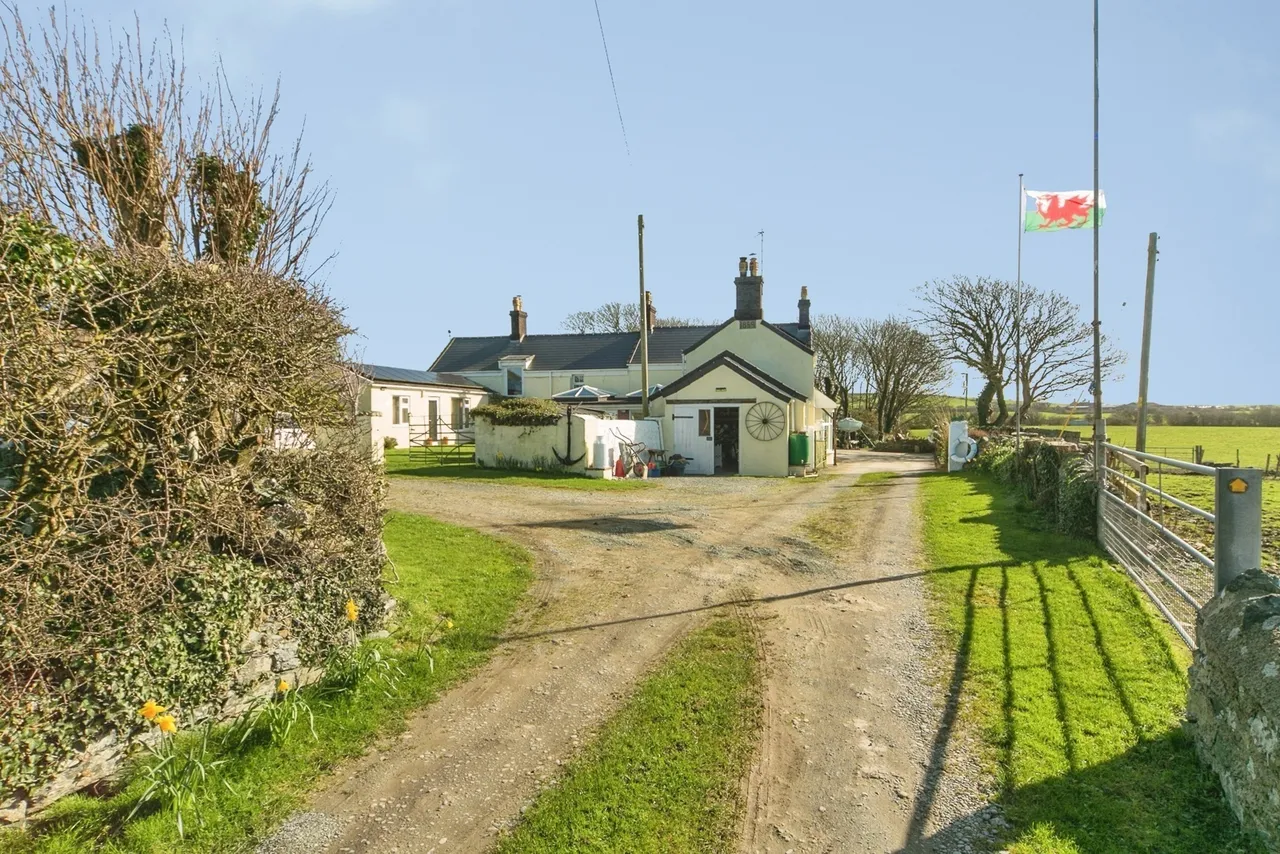 Llanfachraeth, Holyhead, LL65, photo 8