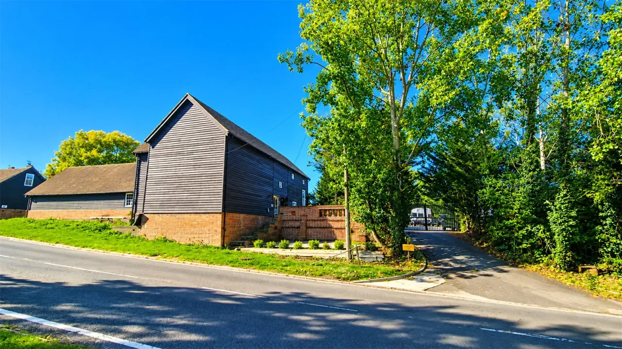 Main Road, Rettendon Common, CM3, photo 7