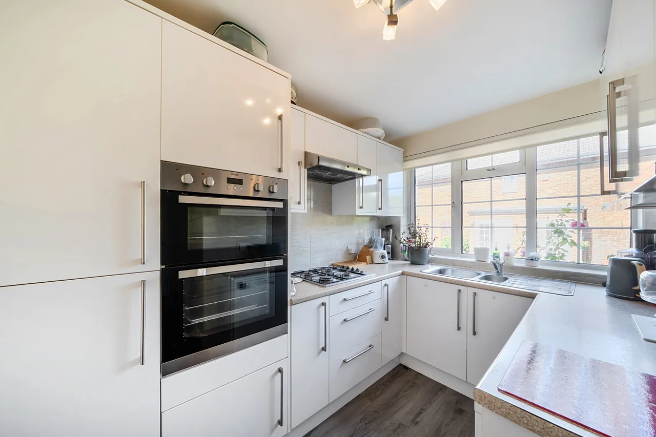 Wildoaks Close, Northwood, HA6, photo 13