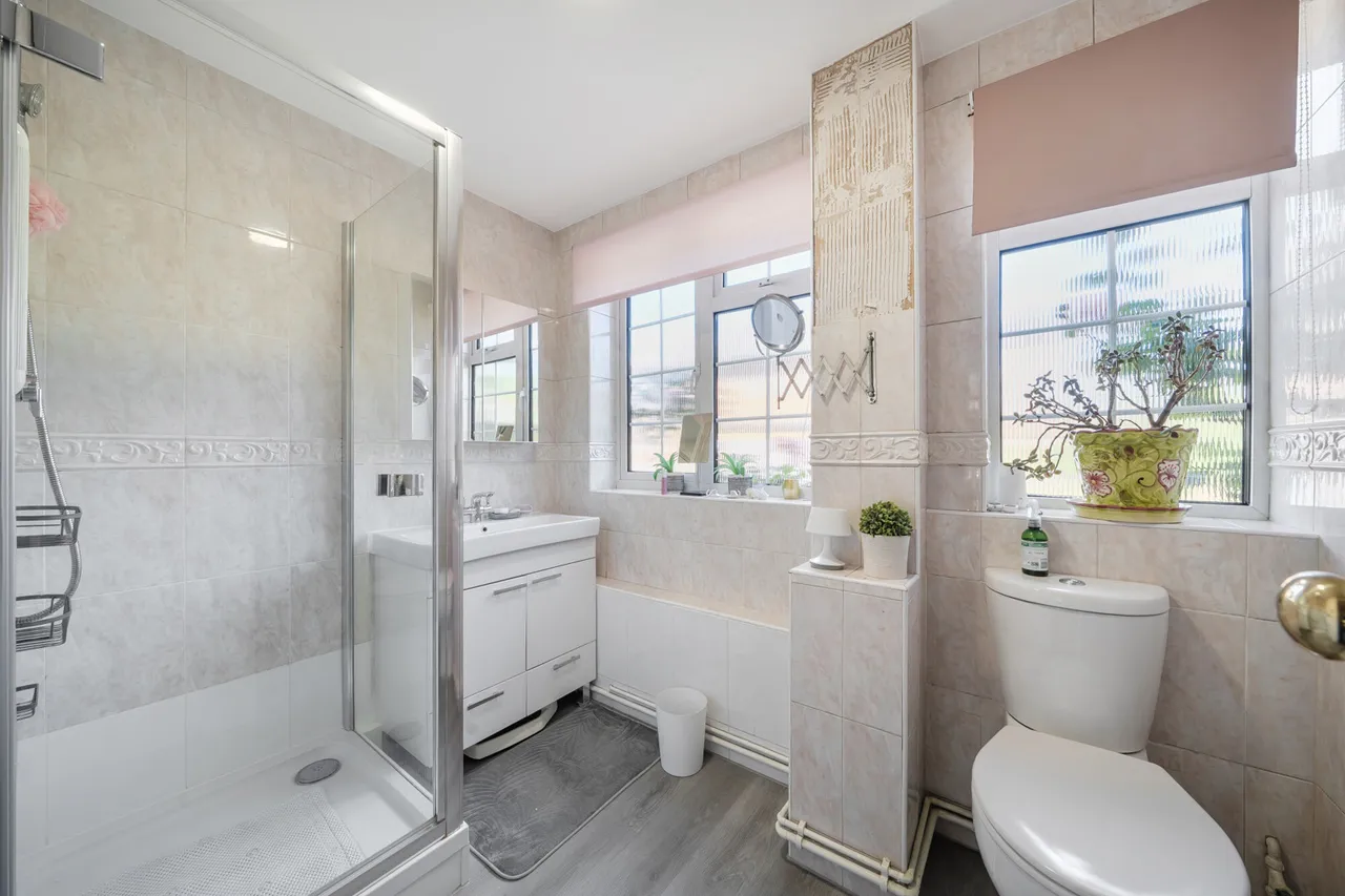 Wildoaks Close, Northwood, HA6, photo 8