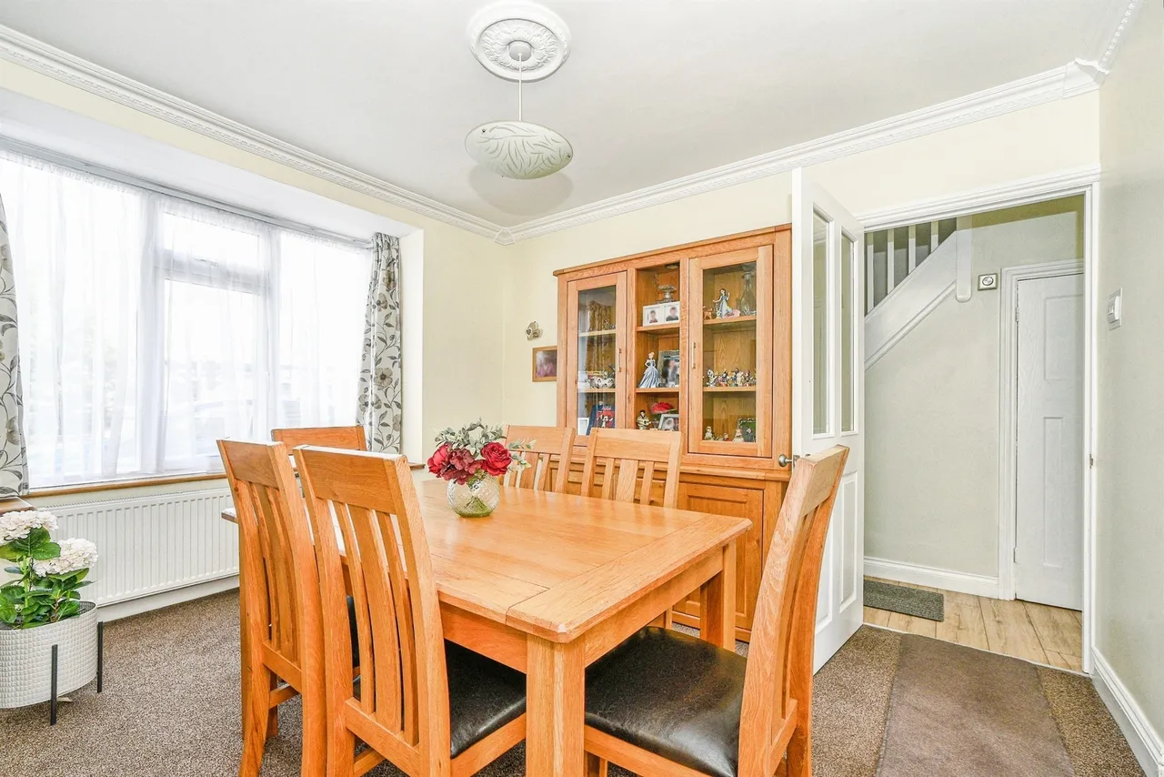 Swindon Road, Stratton St. Margaret, Swindon, photo 6