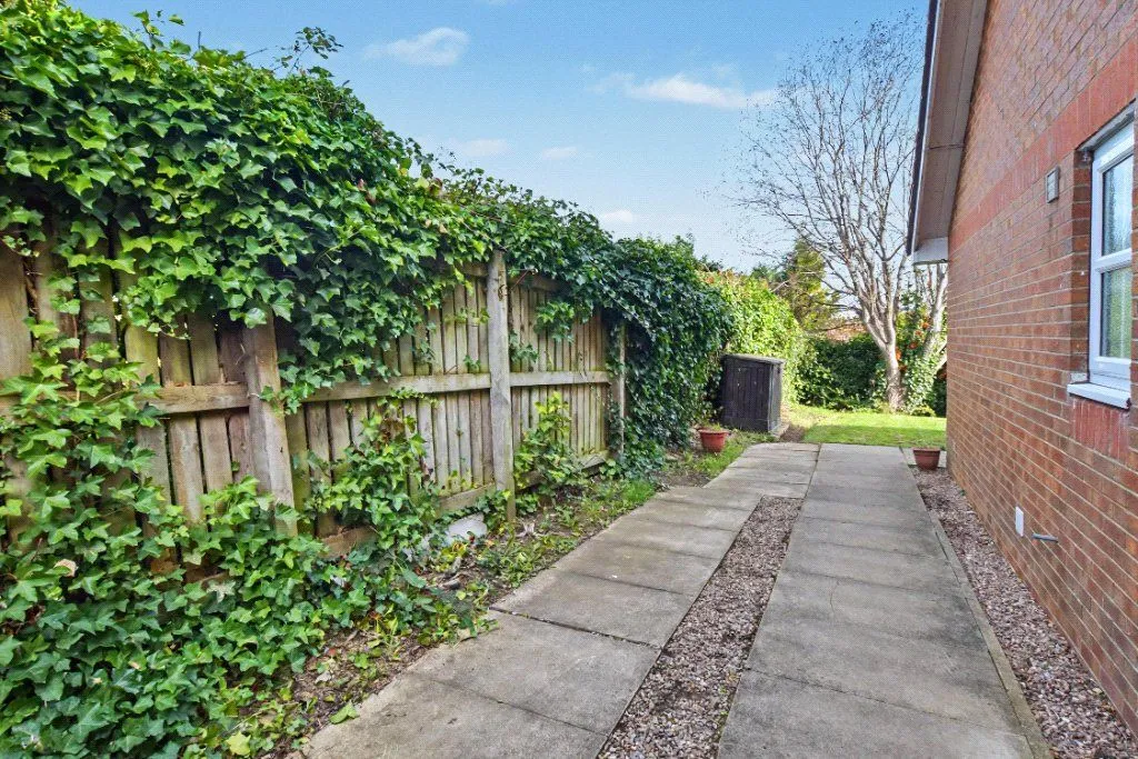 Wensleydale Avenue, Leeds, LS12, photo 13